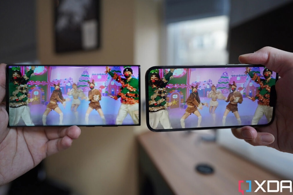 So sánh 2 siêu phẩm Galaxy S22 Ultra vs iPhone 13 Pro Max